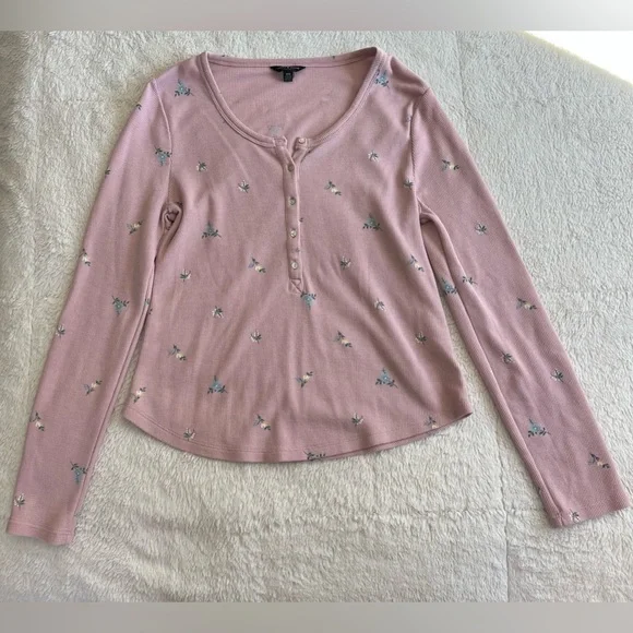 Lucky Brand Medium Pink Floral Waffle Henley Women’s Top - Picture 2 of 7